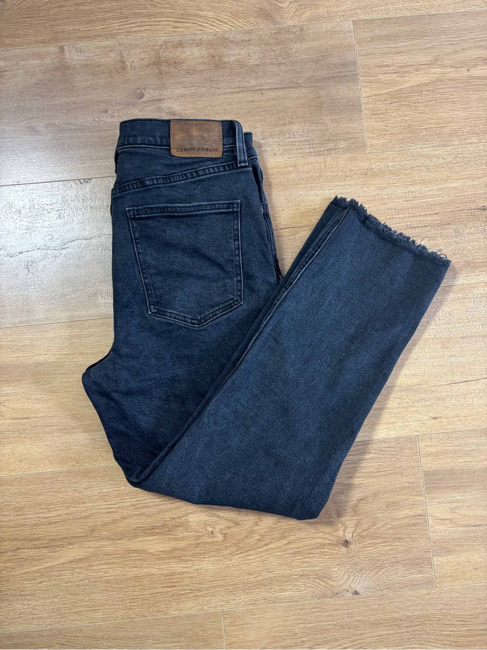 Denim Forum The Arlo High Rise Straight Cropped Raw Hem Jeans Size 29 - Picture 10 of 11